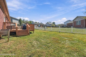 433 Lincoln Station Dr, Simpsonville, KY 40067