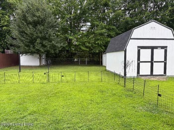 439 Big Oaks Dr, Louisville, KY 40229
