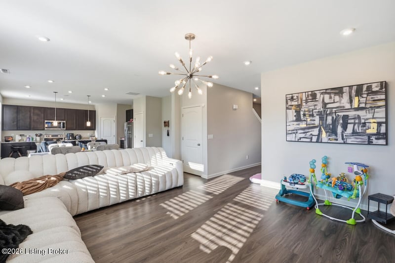 4397 Coppice Trl, Louisville, KY 40229