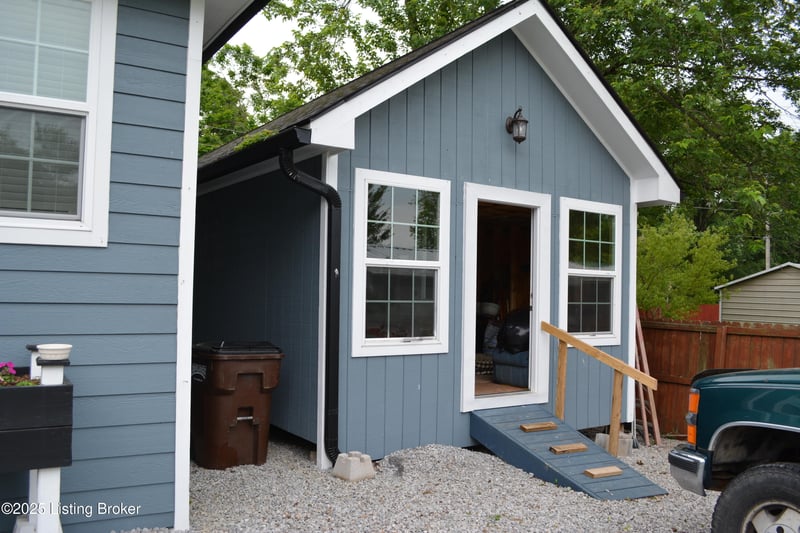 440 Hickory Hill Rd, La Grange, KY 40031