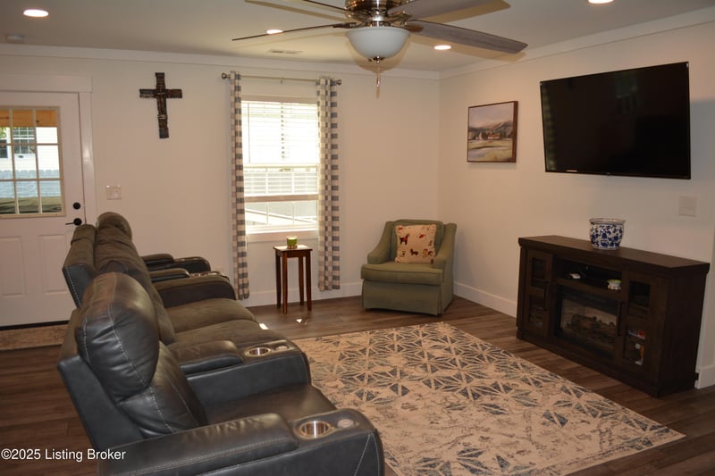 440 Hickory Hill Rd, La Grange, KY 40031
