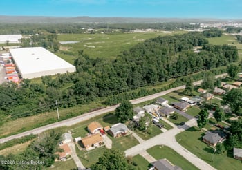 4400 Raven Ridge Dr, Louisville, KY 40216