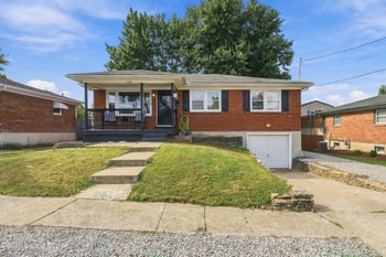 4402 Mullaney Ct, Louisville, KY 40229