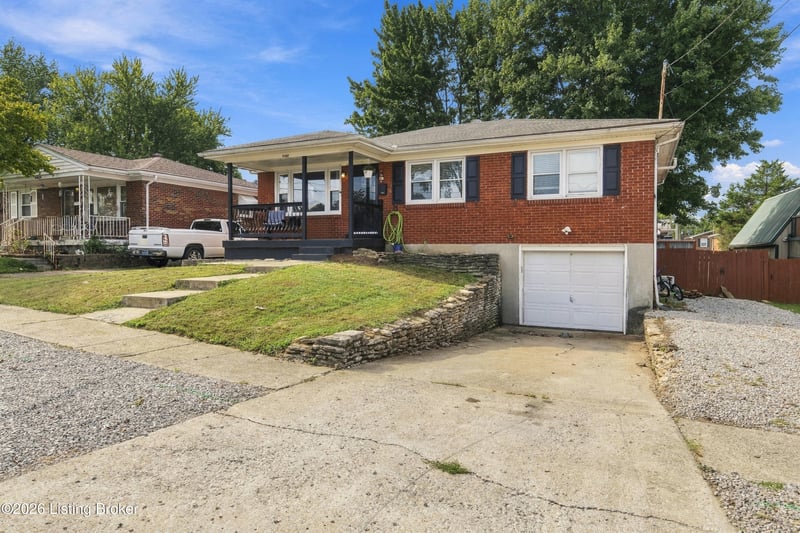 4402 Mullaney Ct, Louisville, KY 40229