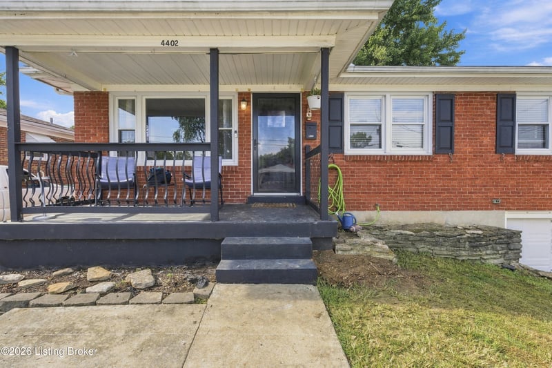 4402 Mullaney Ct, Louisville, KY 40229