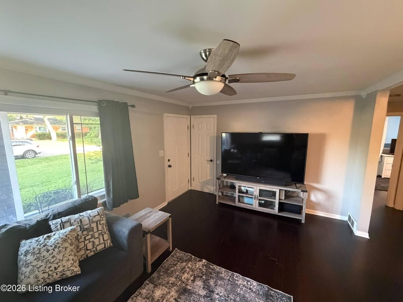 4404 Charlotte Ann Dr, Louisville, KY 40216