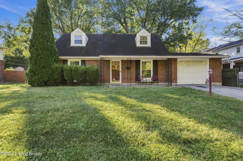 4406 Lynnbrook Dr, Louisville, KY 40220