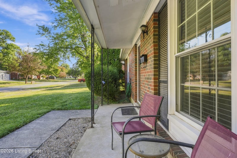 4406 Lynnbrook Dr, Louisville, KY 40220