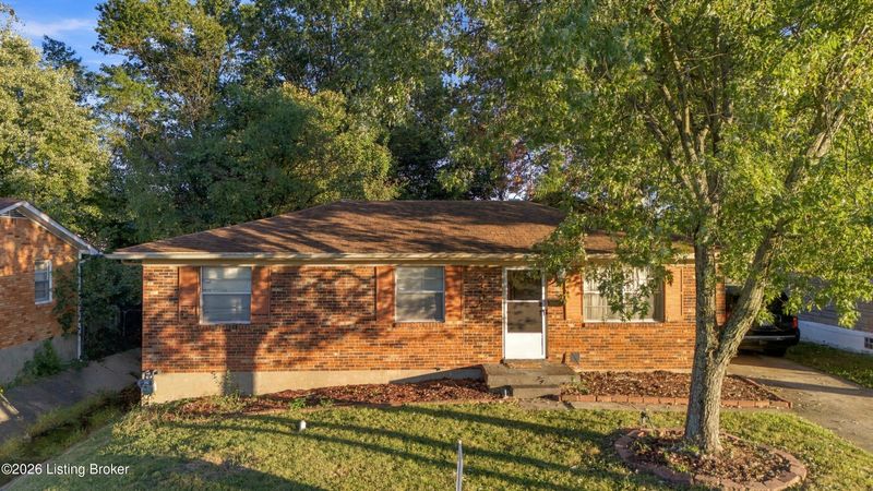 4407 Broadleaf Dr, Louisville, KY 40216