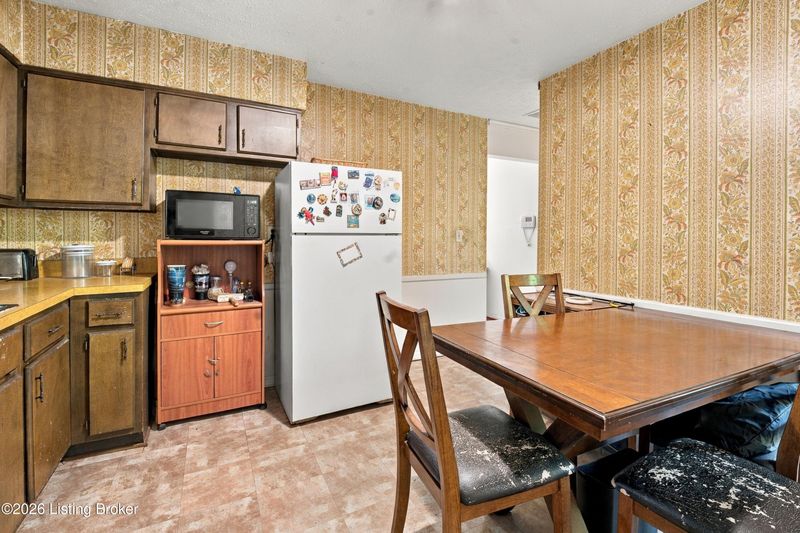 4407 Broadleaf Dr, Louisville, KY 40216