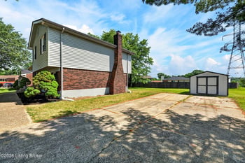 4407 Chenwood Ln, Louisville, KY 40299