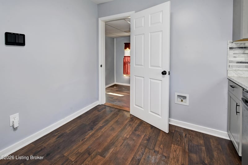 4407 Savage Dr, Louisville, KY 40216