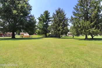 441 Colonial Dr, Mt Washington, KY 40047
