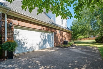 4414 Sycamore Forest Pl, Louisville, KY 40245
