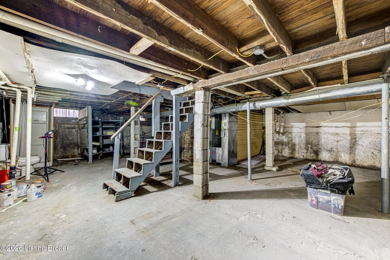 4422 S 8th St, Louisville, KY 40215