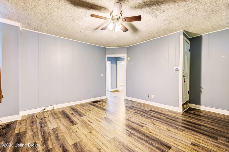 4422 S 8th St, Louisville, KY 40215
