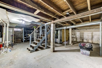4422 S 8th St, Louisville, KY 40215