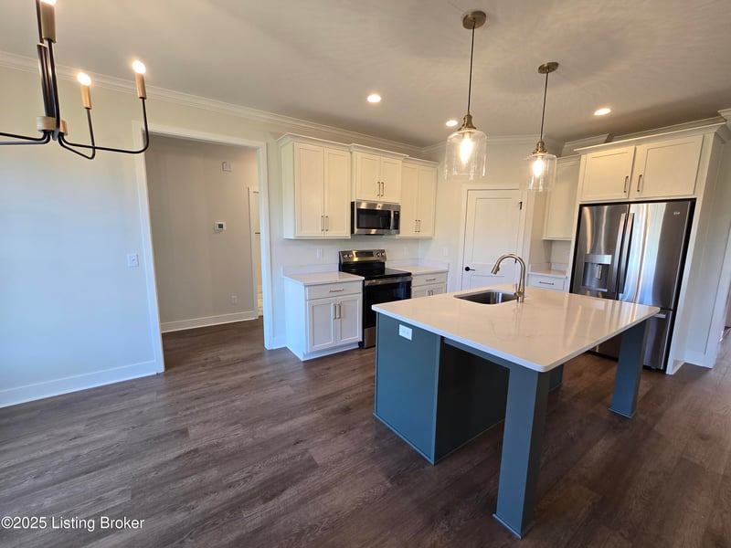 4425 Lochridge Pkwy, Jeffersontown, KY 40299