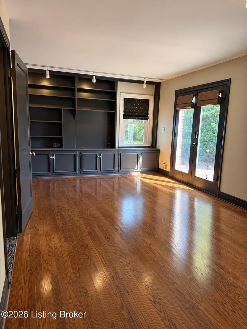 4428 Blenheim Rd, Louisville, KY 40207