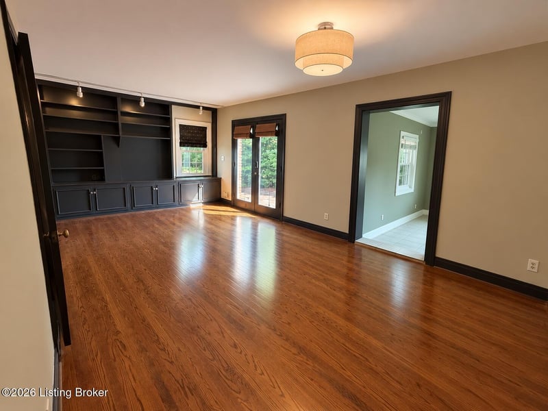 4428 Blenheim Rd, Louisville, KY 40207