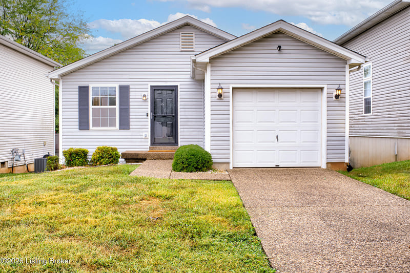 4429 Baygarden Ct, Louisville, KY 40245