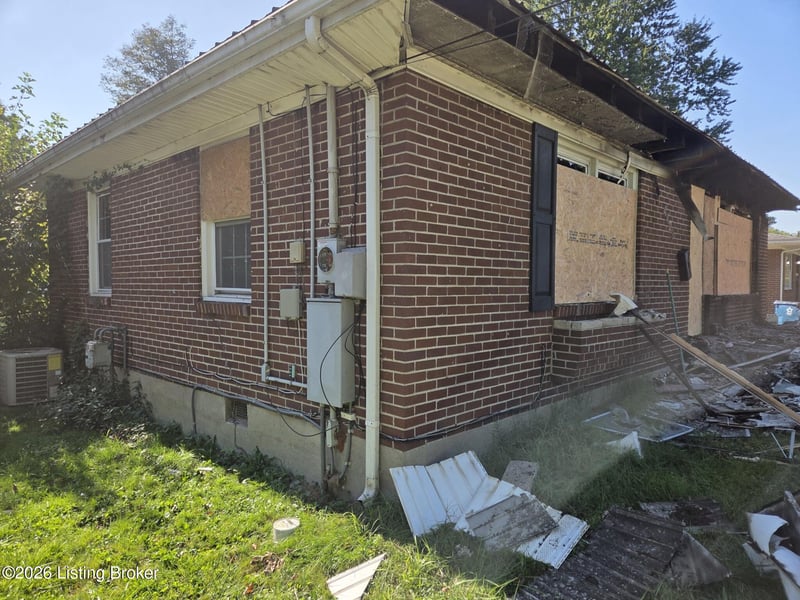 4429 Lynnview Dr, Louisville, KY 40216