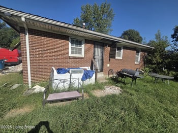 4429 Lynnview Dr, Louisville, KY 40216