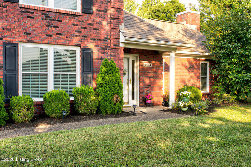 4434 Monarchos Dr, Louisville, KY 40220