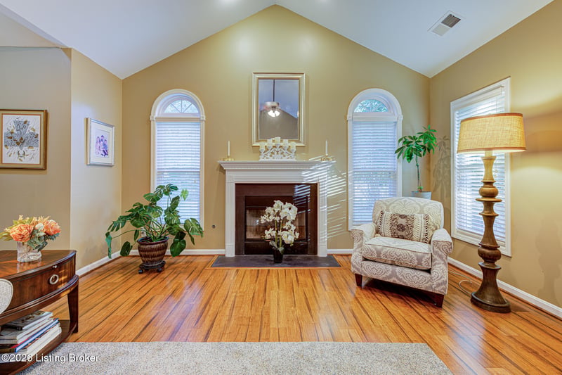 4434 Monarchos Dr, Louisville, KY 40220