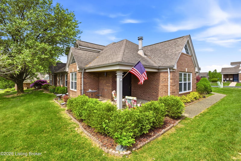 4445 Southbridge Ct, Louisville, KY 40272