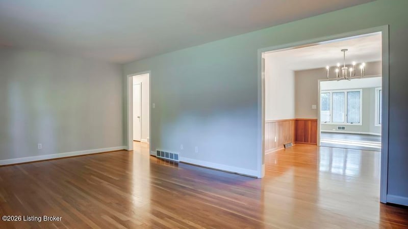 4497 Brownsboro Rd, Louisville, KY 40207