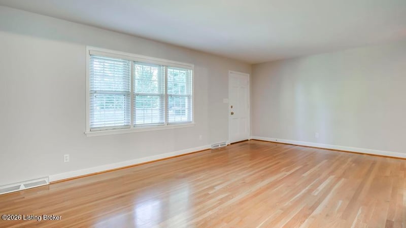 4497 Brownsboro Rd, Louisville, KY 40207