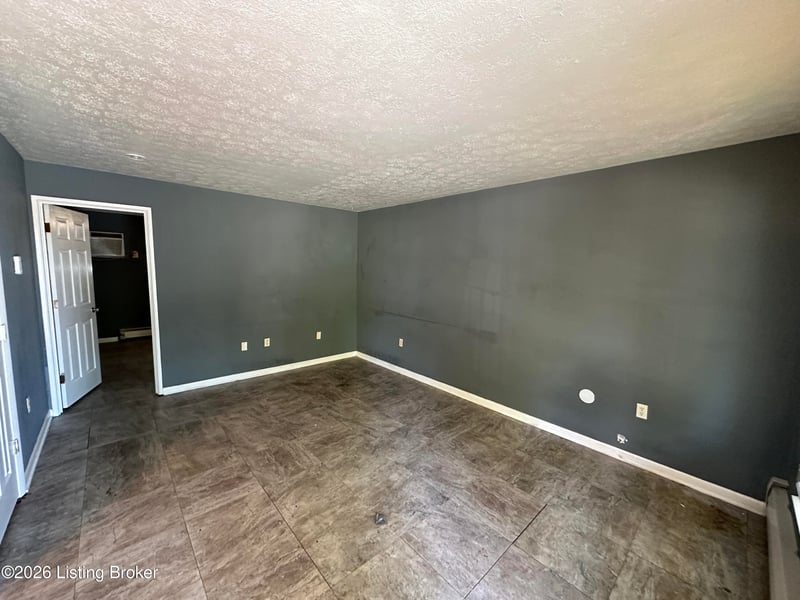 4501 S 6th St #APT 74, Louisville, KY 40214
