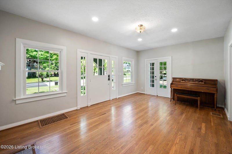 4513 S 6th St, Louisville, KY 40214