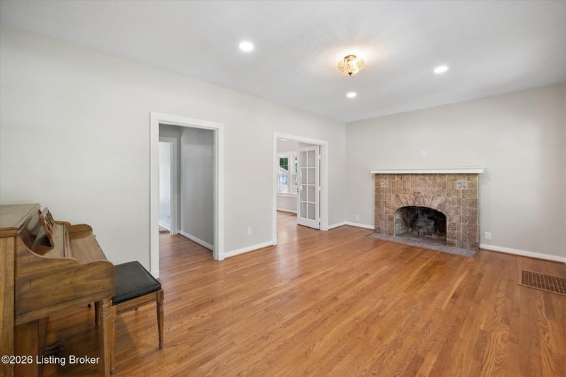 4513 S 6th St, Louisville, KY 40214