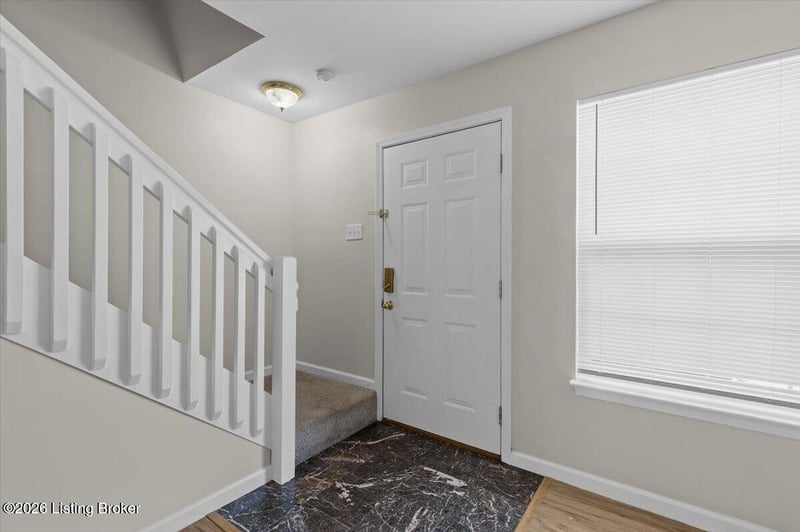 4516 Meadowlark Manor Ln, Louisville, KY 40245