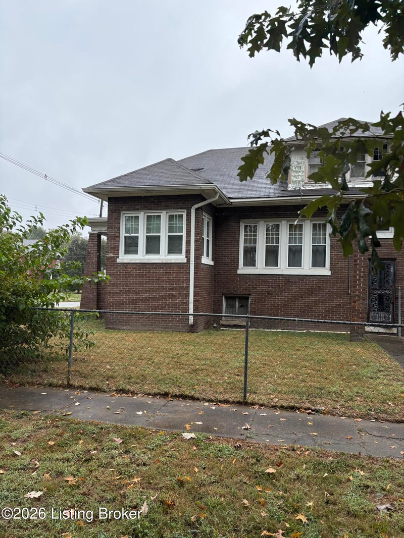 4518 W Market St, Louisville, KY 40212