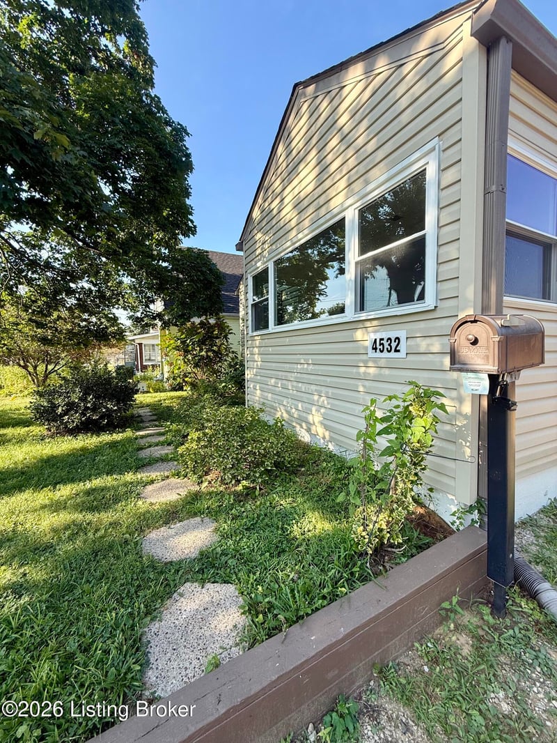 4532 S 1st St, Louisville, KY 40214