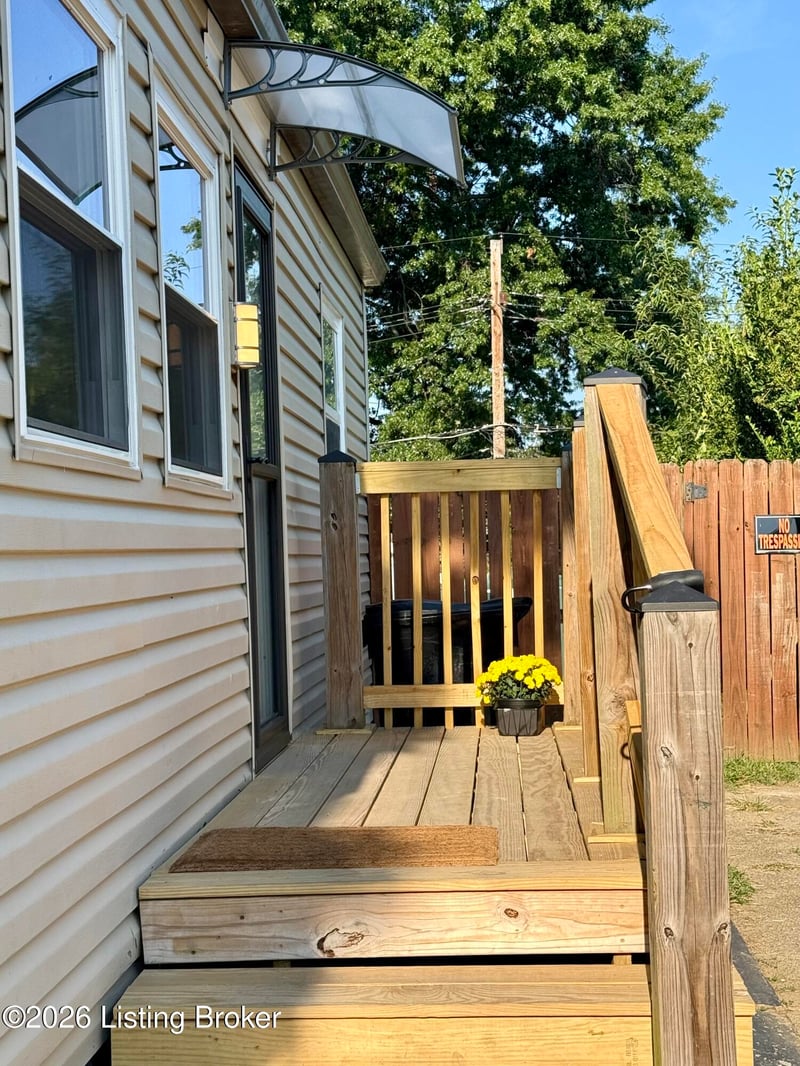 4532 S 1st St, Louisville, KY 40214