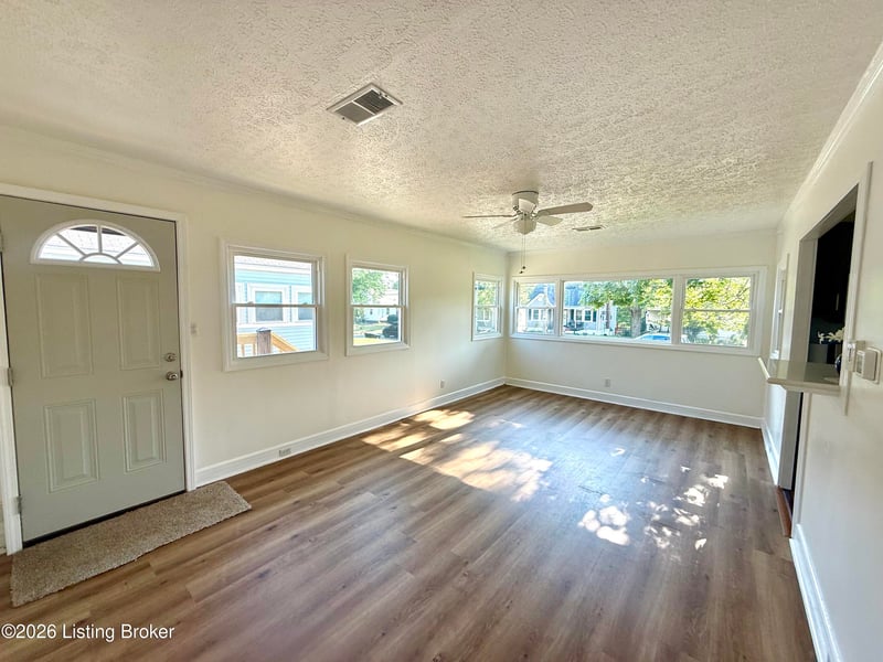 4532 S 1st St, Louisville, KY 40214