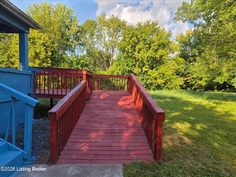 4534 Lake Dreamland Rd, Louisville, KY 40216