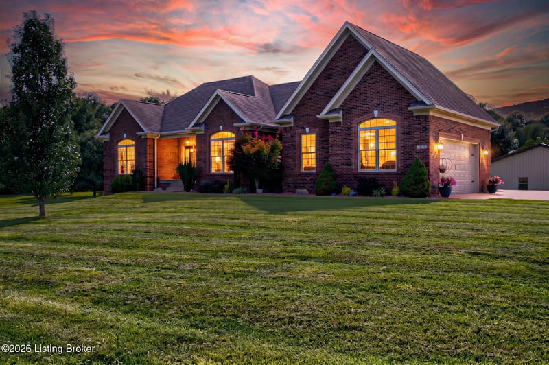 454 Cedar Creek Rd, Louisville, KY 40229