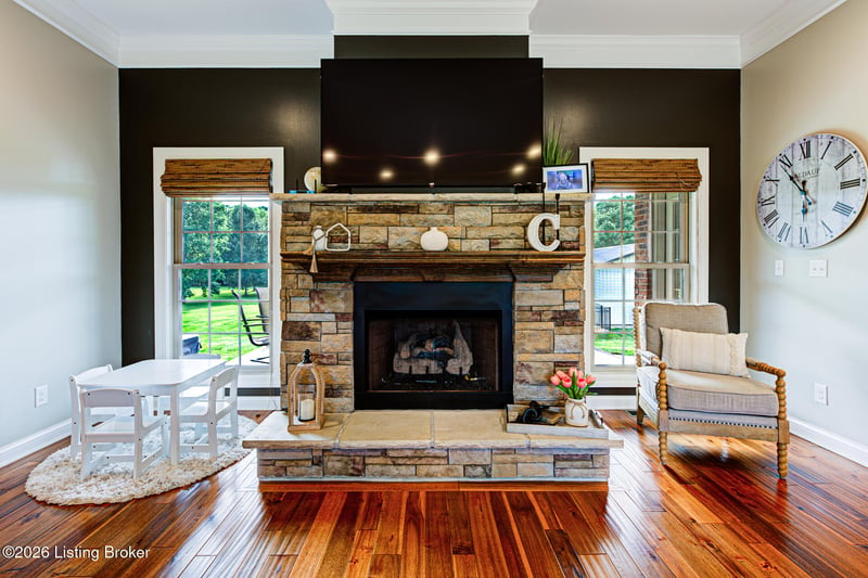 454 Cedar Creek Rd, Louisville, KY 40229