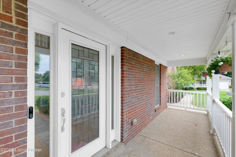 4545 Cherry Forest Cir, Louisville, KY 40245