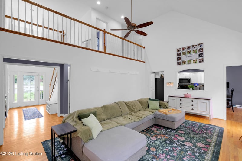 4545 Cherry Forest Cir, Louisville, KY 40245