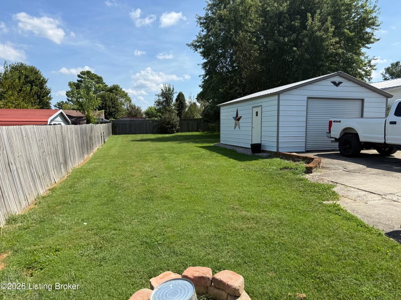 46 Lakeview Dr, Eminence, KY 40019