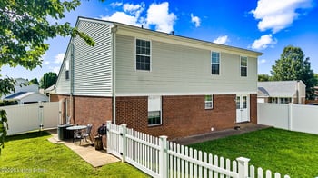 4600 Wooded Oak Cir, Louisville, KY 40245