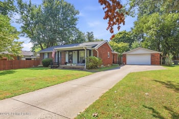 4602 Tollhouse Ln, Louisville, KY 40241