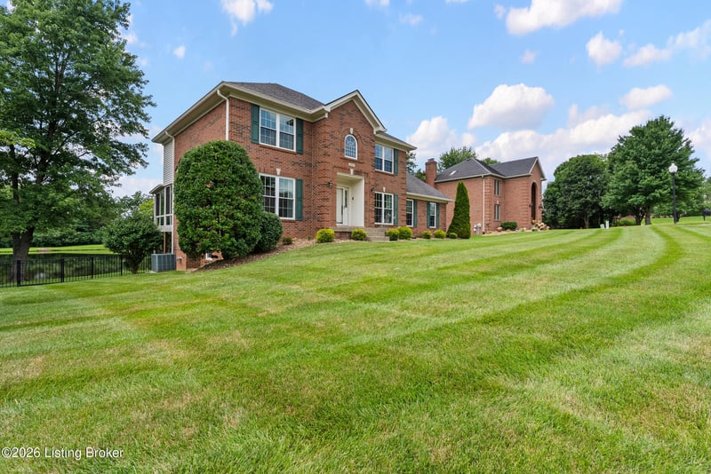 4604 Dove Lake Ct, Louisville, KY 40299