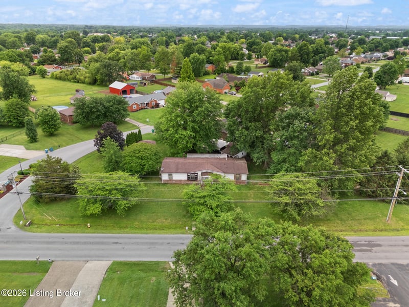 4604 Summitt Dr, Louisville, KY 40229